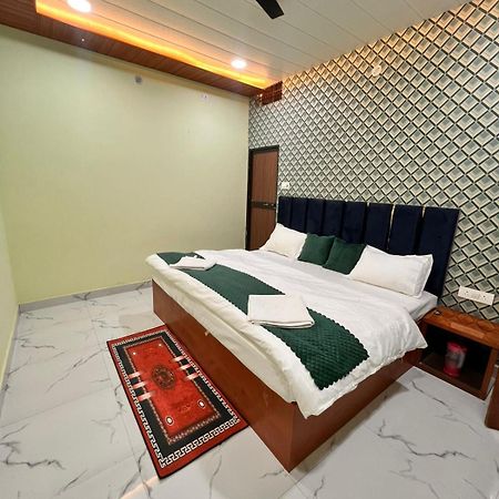 Gulab Residency Hotel Varanasi Bagian luar foto