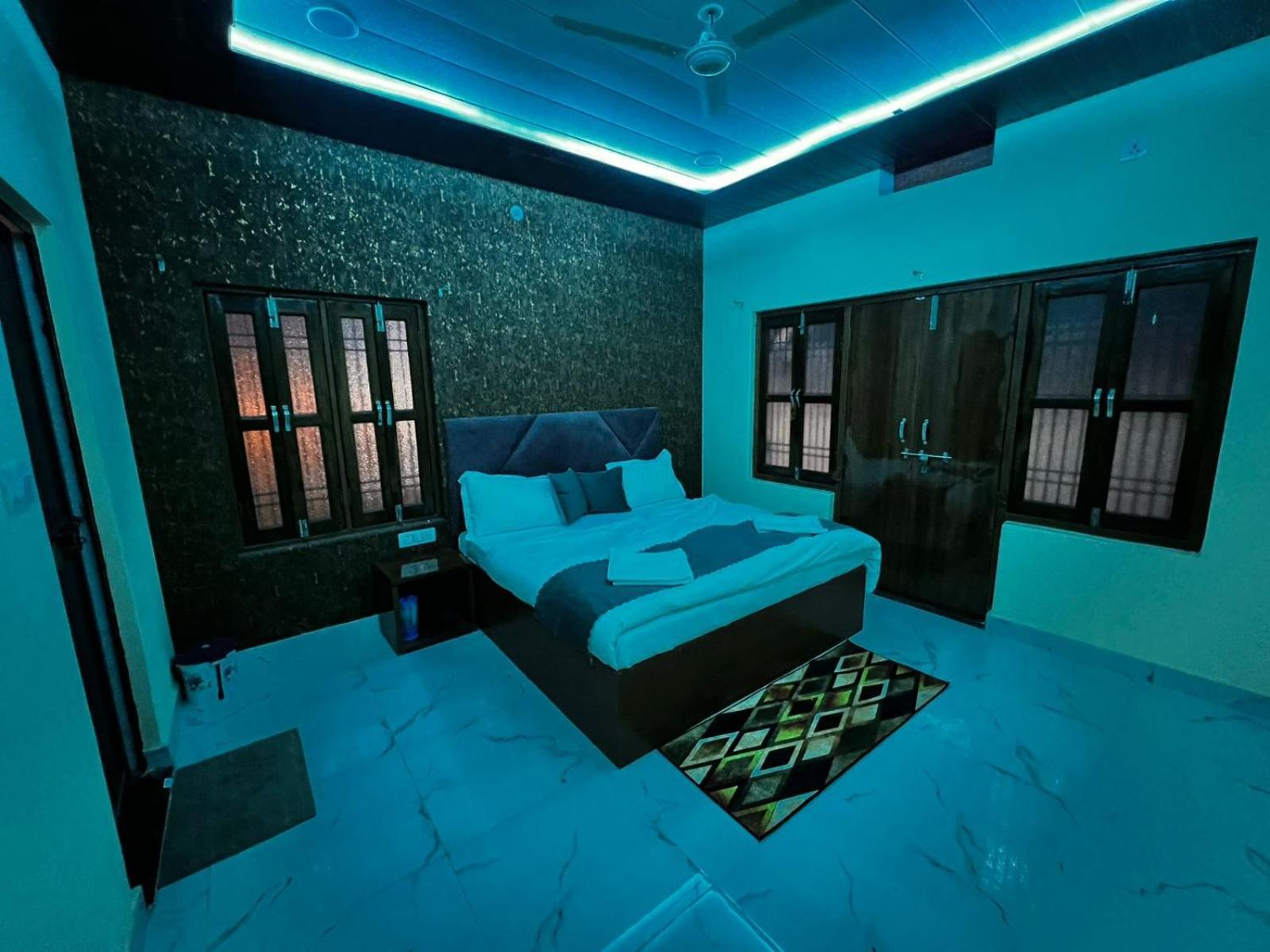 Gulab Residency Hotel Varanasi Bagian luar foto