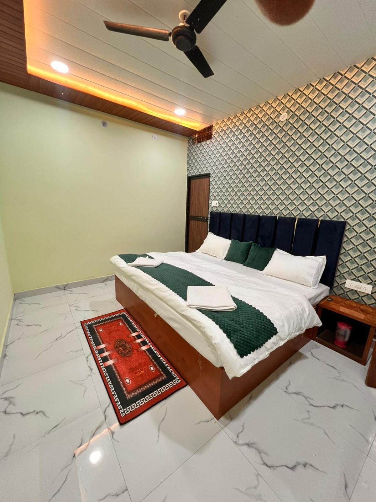 Gulab Residency Hotel Varanasi Bagian luar foto