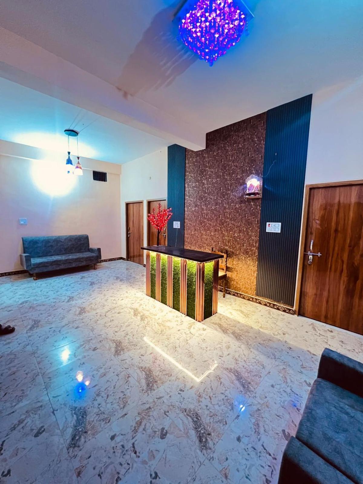 Gulab Residency Hotel Varanasi Bagian luar foto
