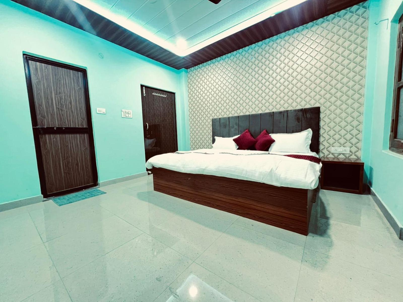 Gulab Residency Hotel Varanasi Bagian luar foto